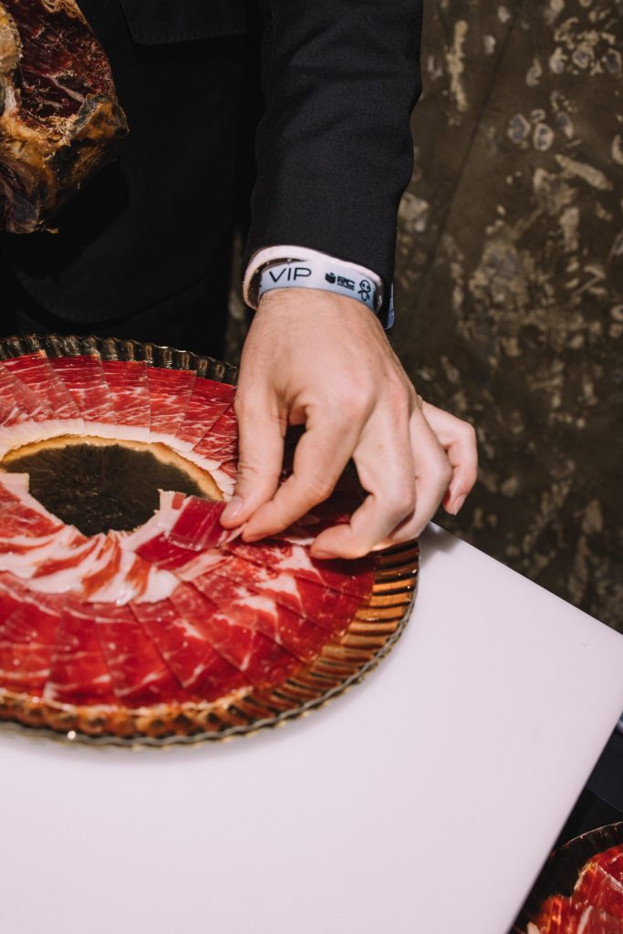 Cortador de jamón para eventos